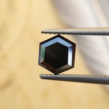 1 pièce de diamant noir