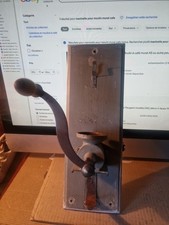 Manivelle  pour moulin peugeot