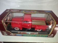 ROAD LEGENDS - 1/18 - FORD