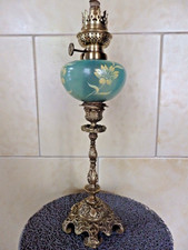 BELLE LAMPE A PETROLE ANCIENNE EN BRONZE BOL EN VERRE EMAILLE XIXème + SON TUBE