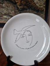 Très Belle Assiette Pablo Picasso en faience de  Salins Paul Eluard