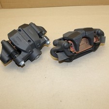 2 ETRIERS DE FREIN GAUCHE +