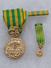 Un petit lot médaille