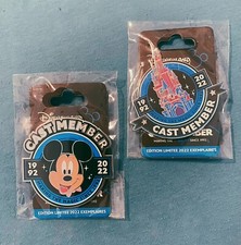Lot de 2 Pins Cast Member