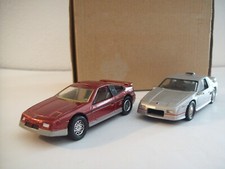 LOT DE 2 PONTIAC Fiero 1984 1988