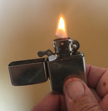 Briquet ancien Tempête