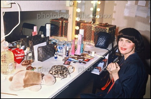 Mireille mathieu exclusive - mireille,