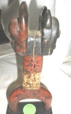 Catapulte polychrome en forme de masque de vache de brousse Tribu Baoulé