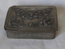 Boite décor fleur en étains