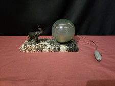 Ancienne lampe de bureau ou autre à décor d'un éléphant en métal - XXe