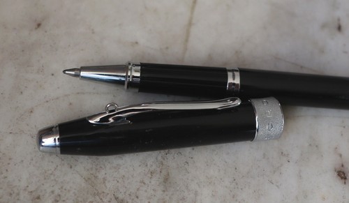 Tres beau stylo roller cross - stylo,