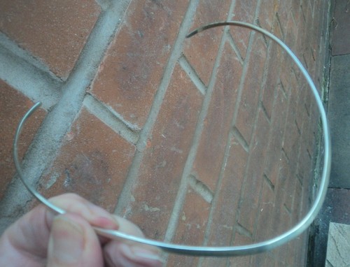 Collier torque moderniste - torque,