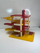 Ancien garage porching à voiture Charton 3 étage à nettoyer et restaurer