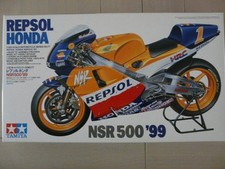 Maquette Moto 1/12 TAMIYA Ref 14077 Repsol Honda NSR 99