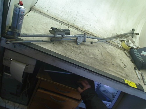 Moteur essuie glace avant - moteur,