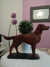 Objet de décoration en résine, grand chien type Setter ou Epagneul. 18/26,5 cm.