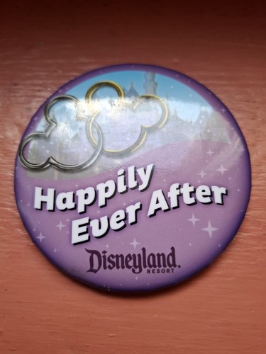 Badge disney disneyland
