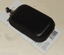 ETUI pour APPAREIL PHOTO NUMERIQUE avec coque rigide ESSENTIEL - BOULANGER