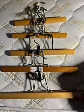 Lot de 5 cintres anciens mécanisme pinces pantalons jupes