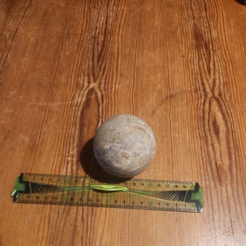 Belle boule pierre - pierre,
