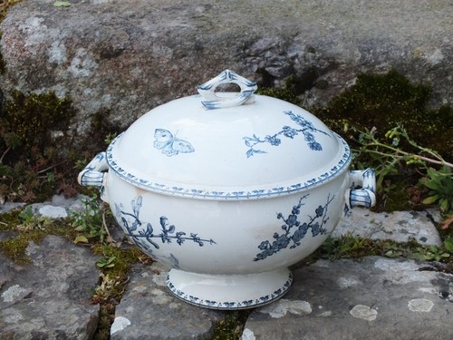 Grande soupière ancienne - +,