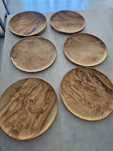 Assiette bois olivier de - ,