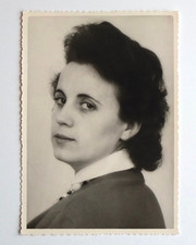 Portrait femme studio 3/4 -