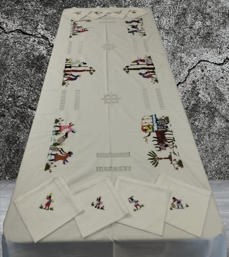 Nappe brodée faite main - brodée,