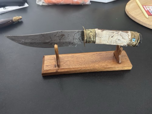Couteau décoratif sur