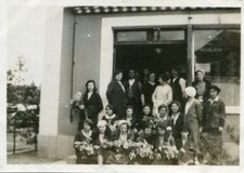 PHoto groupe Femmes avec bouquet fleurs Commerce Château du Loir en 1932 Montval