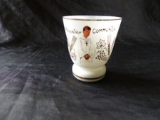 ANCIEN VERRE SOUVENIR DE COMMUNION EN OPALINE BLANCHE