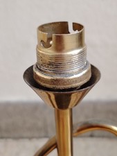 Lampe de table stylisée, moderne du milieu du siècle, en laiton et métal noir, e