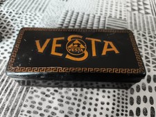 Lot de pièces pour ancienne machine à coudre VESTA dans sa boîte d'origine.