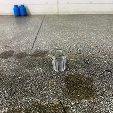 1-18 Echelle Métal à Ordures