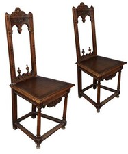 Paire de chaise en noyer de style de Gothique à restaurer