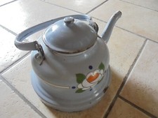 Grosse bouilloire ancienne en tôle émaillée grise & 1 fleur relief no cafetière