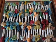 62 échevettes laine