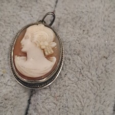 pendentif medaillon camee en argent massif vers 1900