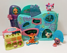 Hasbro LPS Lot de 5 Petshop + maison avec accessoires (idéal cadeau Noël)