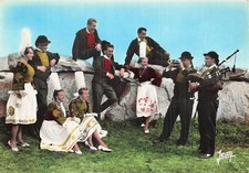 29 PENMARCH COSTUMES DE LA