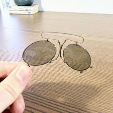 Ancien clip solaire lunettes rondes – Verres fumés, circa 1900, Optique