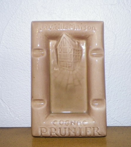 Cendrier publicitaire - , en
