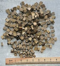 Lot de caractères à dorer