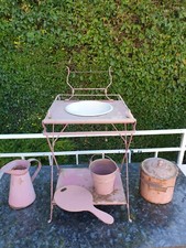 Ancien Ensemble De Jouets Pour Poupée Table De Toilette En Fer et accessoires en