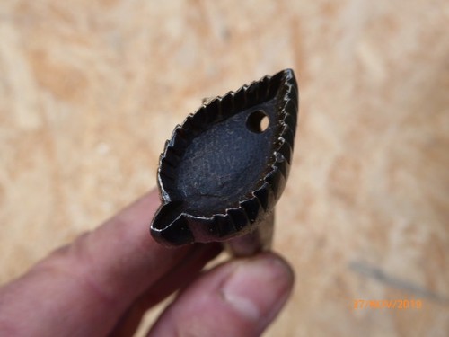 Emporte piece outil ancien - emporte,