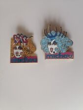 Cabaret transformiste travestis Michou Catty Prince bleu de Montmartre 2 pin's