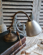 ANCIENNE PETITE LAMPE COL DE