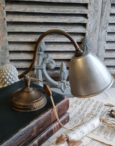Ancienne petite lampe col - petite,