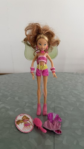 Mattel poupée winx club flora - poupée,