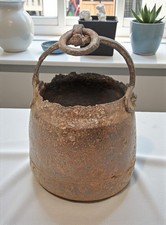 Seau À Eau En Fer Antiques